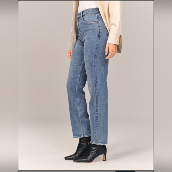 Curve Love Ultra High Rise 90s Straight Jean - Picture 4 of 10